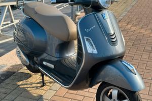 Vespa 300 GTS - 2014- km 16k - cinghia fatta