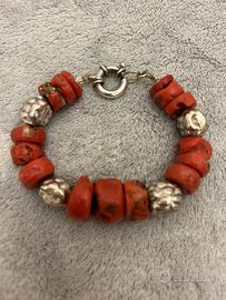 Bracciale con coralli