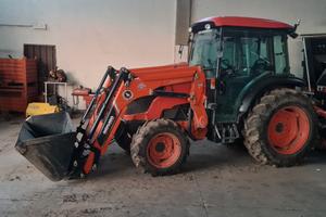 Trattore kubota 7040 con pala