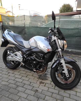 Suzuki Gsr 600