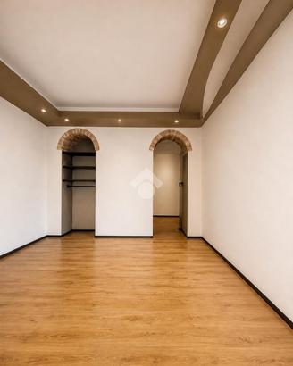 NEGOZIO A TORTONA