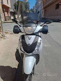 sh 125