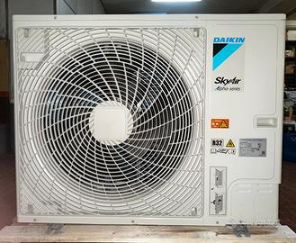 CONDIZIONATORE DAIKIN TRIFASE 10KW