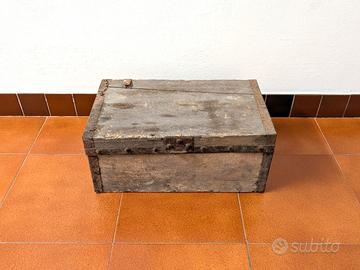 URGENT.E Bauletto Antico in Legno