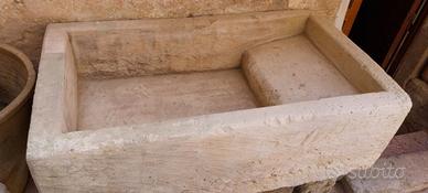 LAVATOIO antico in pietra leccese