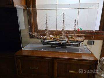 Amerigo Vespucci scala 1:100 con teca trasparente 