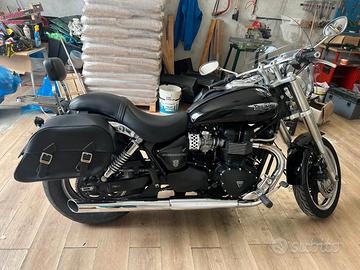 moto custom triumph speedmaster 
