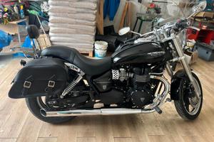 moto custom triumph speedmaster 