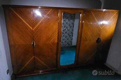 Mobile artigianale in legno