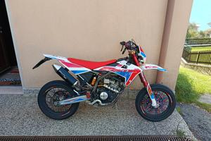 Motard fantic 125 4t 