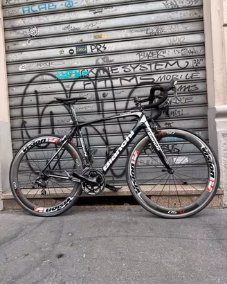 Bici da corsa Bianchi intenso