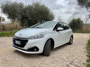 Peugeot 208 PureTech 82 5p. GPL Allure