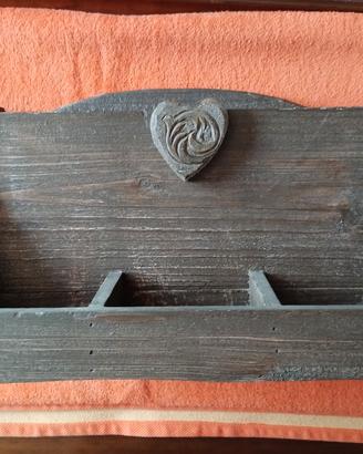 Portaoggetti in legno