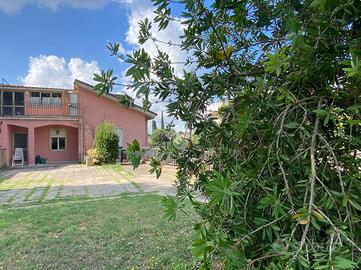 PORZIONE DI BIFAMILIARE A FABRICA DI ROMA