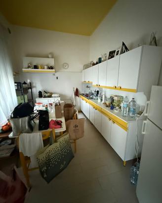 MOBILI CUCINA TAVOLO E SEDIE