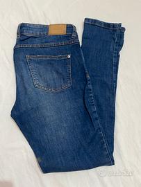 jeans Terranova ginocchia strappate