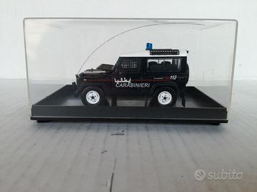 MODELLO DEFENDER 90 CARABINIERI MILITARY POLICE