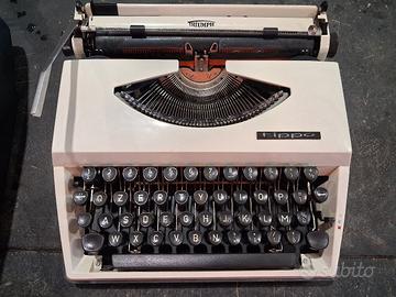 macchina da scrivere triumph