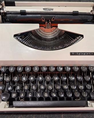 macchina da scrivere triumph