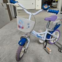 Bicicletta Frozen con caschetto