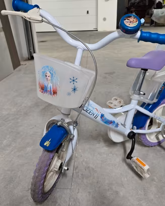 Bicicletta Frozen con caschetto