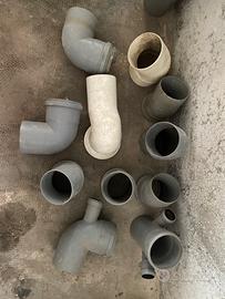 Tubi di plastica rigidi grigi