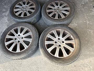 Gomme invernali Nokian 215/55 R16 93H + cerchi