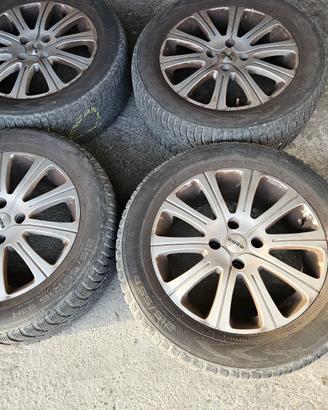 Gomme invernali Nokian 215/55 R16 93H + cerchi