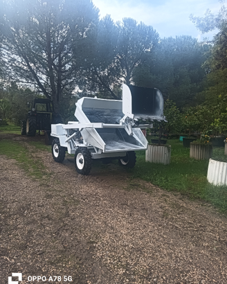 Dumper 4x4 con Pala caricatrice