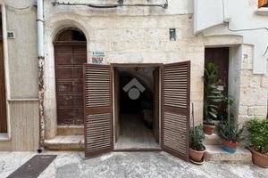 MONOLOCALE A CONVERSANO