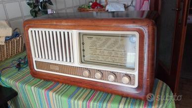 Radio d'epoca a valvole
