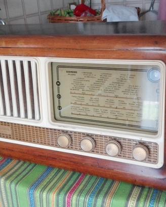 Radio d'epoca a valvole
