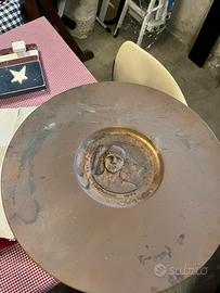 Antico premio in bronzo