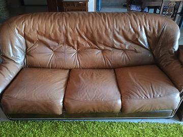 Coppia DIVANI in PELLE - 2POSTI e 3POSTI + letto