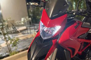 Ducati hypermotard 821