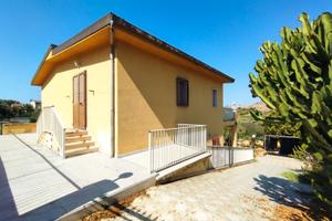 Villa indipendente su due livelli