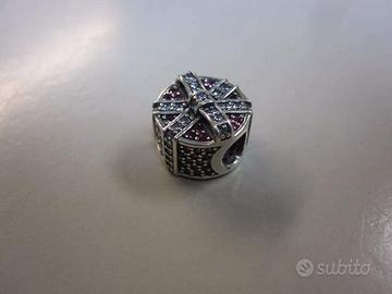 PANDORA Charm 792006CZR Regalo Rosso scintillante