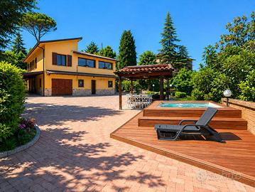 Villa di 210 m² con più di 5 locali e box auto dop