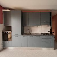 Cucina completa di elettrodomestici