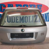 Portellone bagagliaio grigio Skoda Fabia del 2004