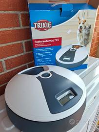 Distributore automatico di cibo per cani e  gatti