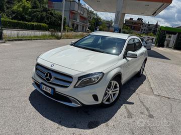 Mercedes-benz GLA 220 d Premium 4Matic