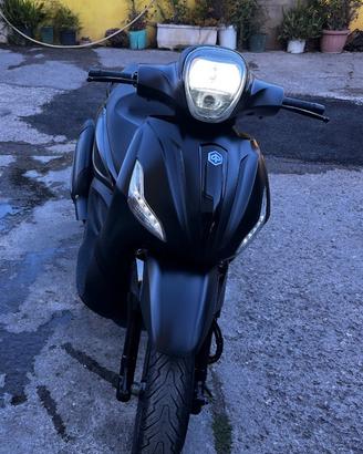 Piaggio Beverly 350 sport