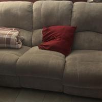 2 Divani recliner (1 a 3 posti e 1 a 2 posti)