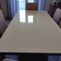 Tavolo in vetro allungabile