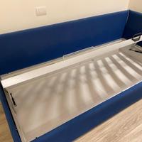 Letto singolo con contenitore in legno massello