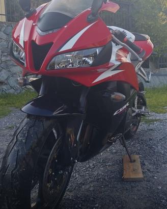 HONDA CBR 600 RR