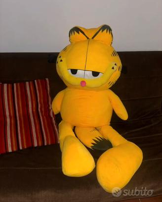PUPAZZO GIGANTE GARFIELD