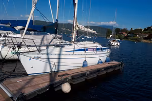 barca a Vela Comet 303