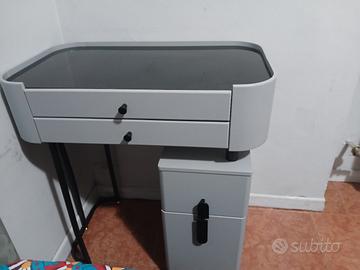scrivania in vetro 